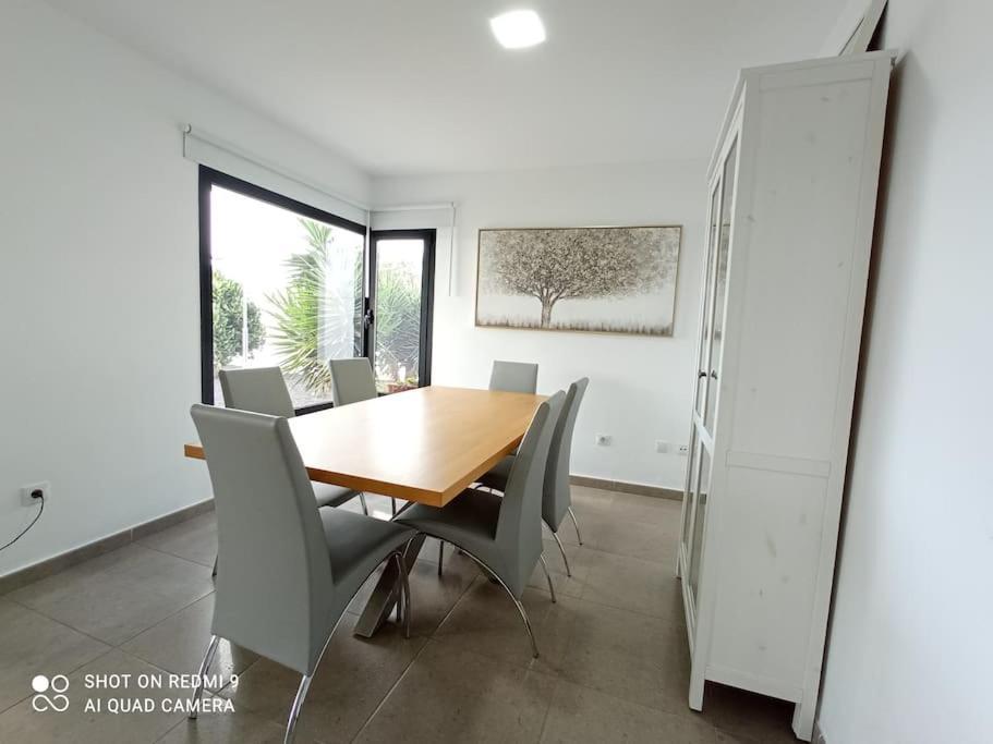 Villa Gehidy Тегисе Екстериор снимка