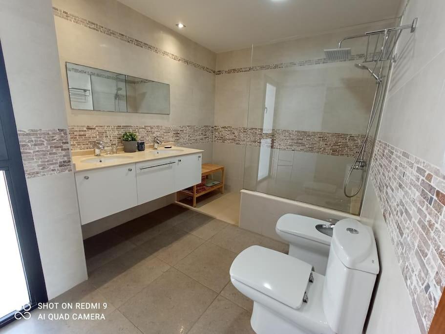 Villa Gehidy Тегисе Екстериор снимка